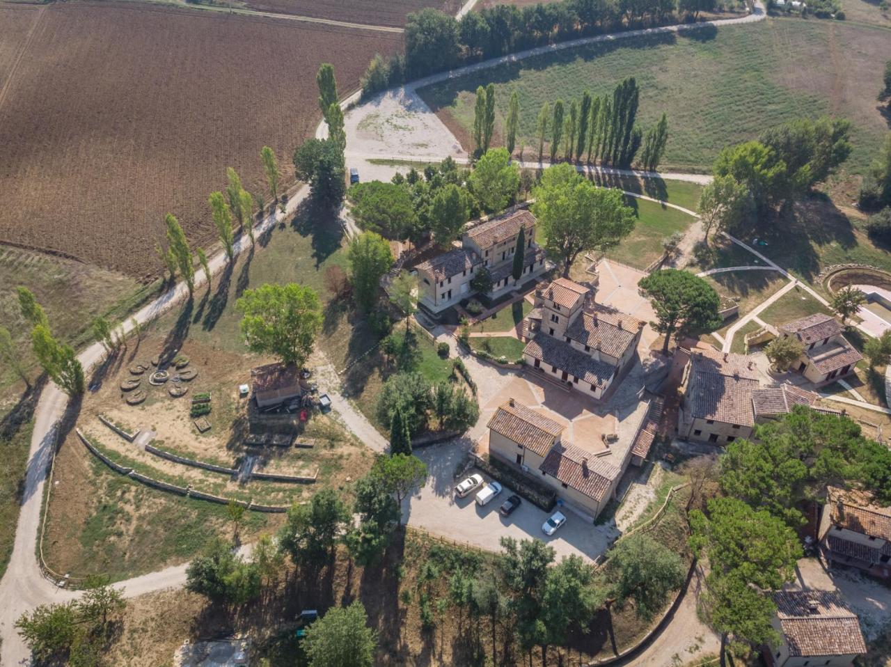 Gh Borgo Pulciano Agriturismo Montone  Exteriör bild