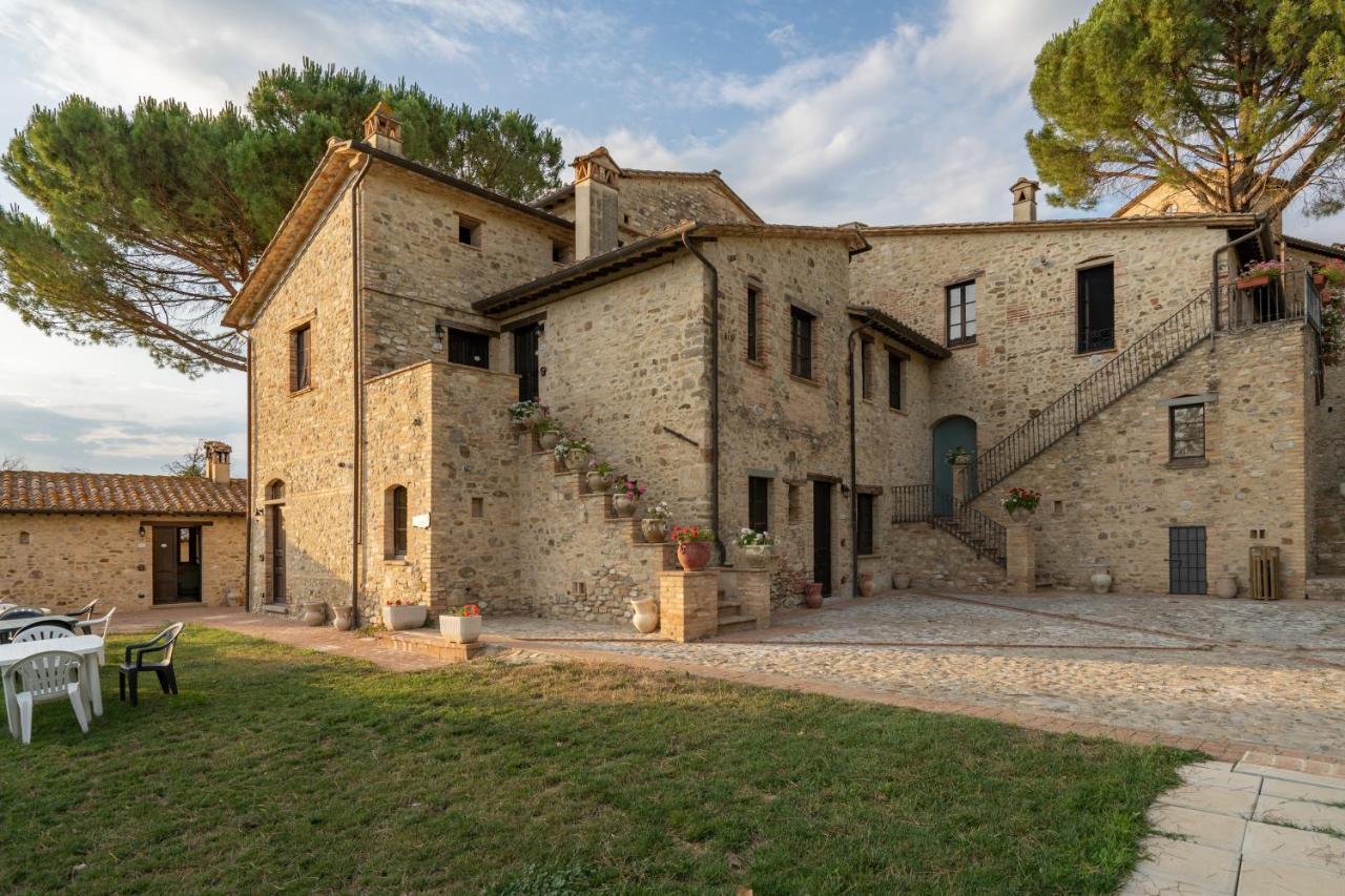 Gh Borgo Pulciano Agriturismo Montone  Exteriör bild